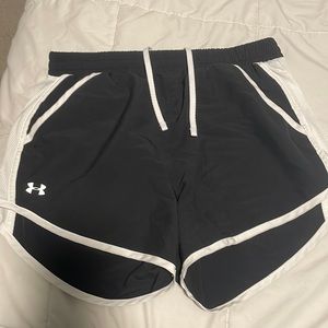 Underarmour shorts size small
